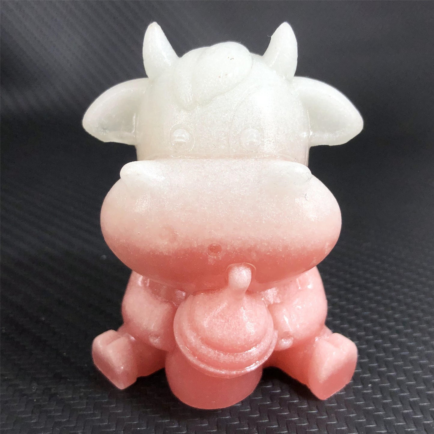 Resin Luminous stone Cow carving, 75*55*45mm