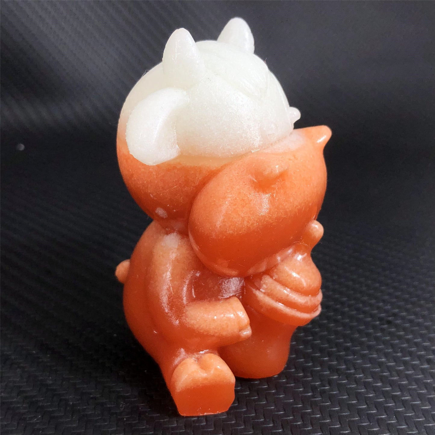 Resin Luminous stone Cow carving, 75*55*45mm