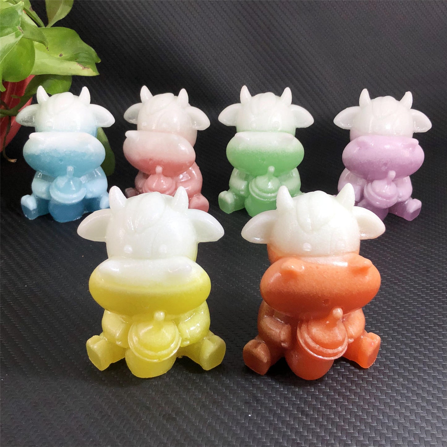 Resin Luminous stone Cow carving, 75*55*45mm