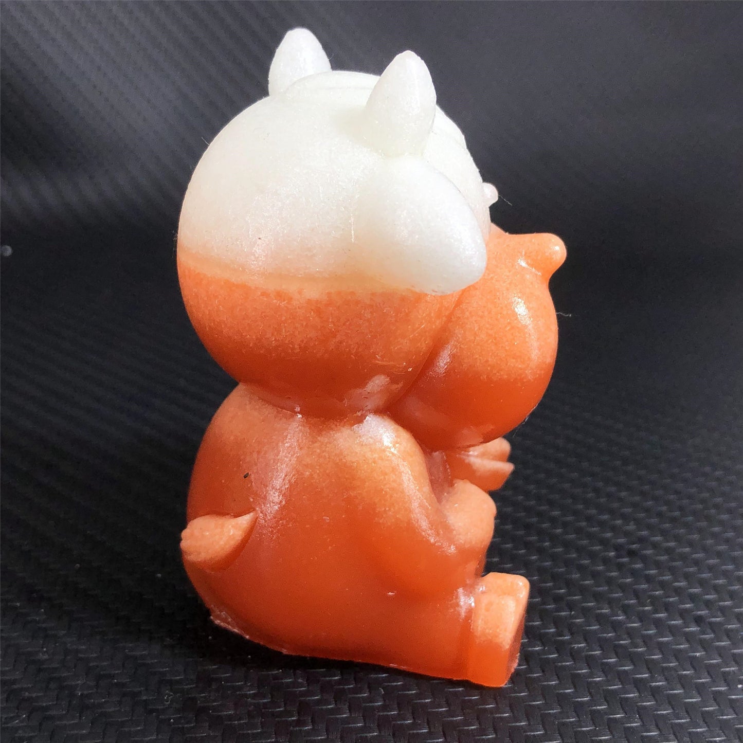 Resin Luminous stone Cow carving, 75*55*45mm