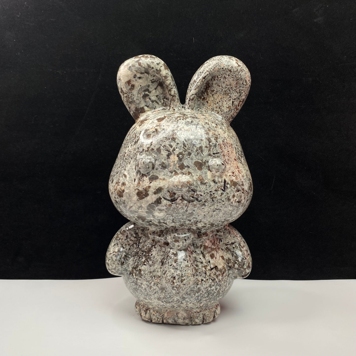 511-Large Carving Yooperlite with a tie a cute bunny rabbit