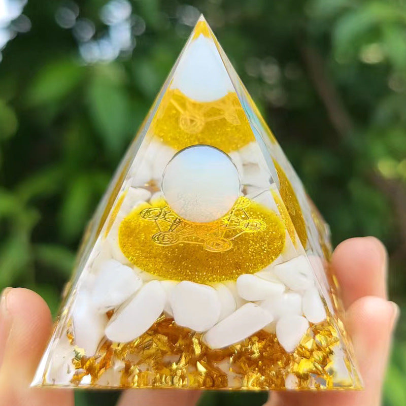 Pyramid Resin Ornaments Crystal Decoration 50mm 80mm