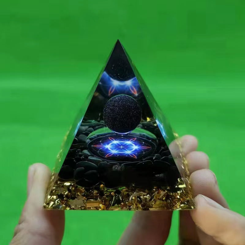 Pyramid Resin Ornaments Crystal Decoration 50mm 80mm