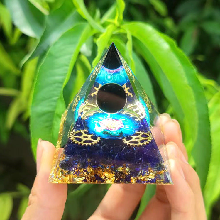 Pyramid Resin Ornaments Crystal Decoration 50mm 80mm