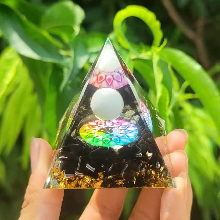 Pyramid Resin Ornaments Crystal Decoration 50mm 80mm