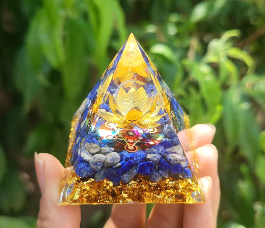 Pyramid Resin Ornaments Crystal Decoration 50mm 80mm