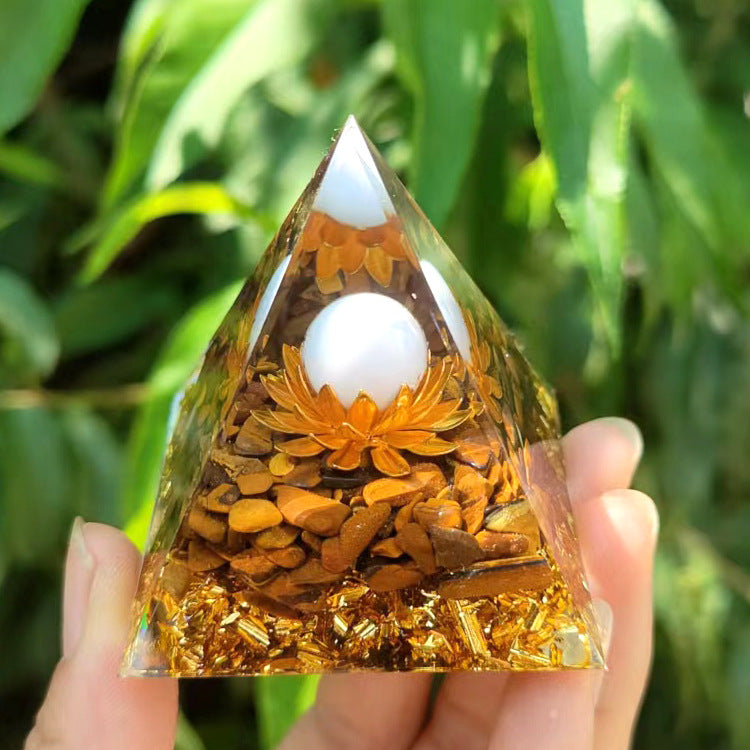 Pyramid Resin Ornaments Crystal Decoration 50mm 80mm