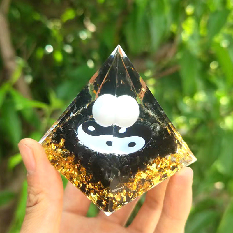 Pyramid Resin Ornaments Crystal Decoration 50mm 80mm