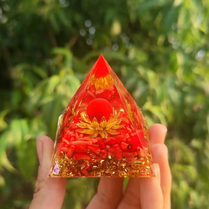 Pyramid Resin Ornaments Crystal Decoration 50mm 80mm