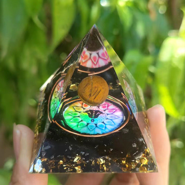 Pyramid Resin Ornaments Crystal Decoration 50mm 80mm