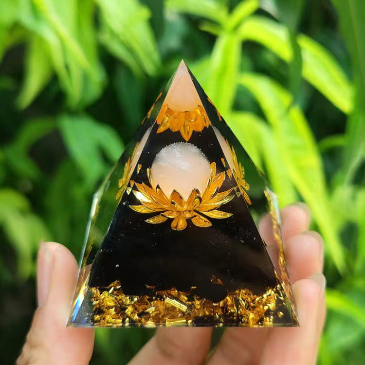 Pyramid Resin Ornaments Crystal Decoration 50mm 80mm