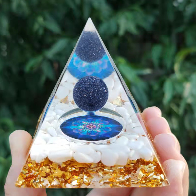 Pyramid Resin Ornaments Crystal Decoration 50mm 80mm