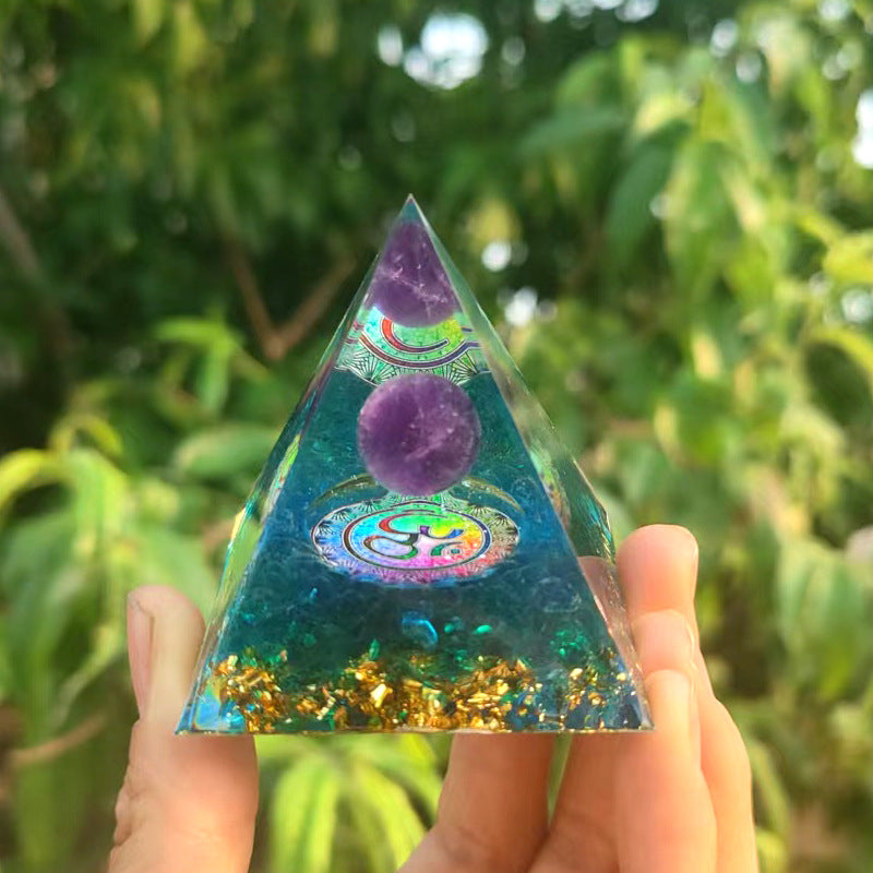 Pyramid Resin Ornaments Crystal Decoration 50mm 80mm